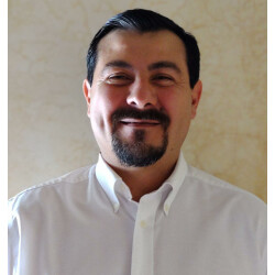 Leonel Leal Salazar