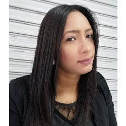 Anny de la Cruz
