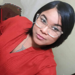 Ana Valdez.