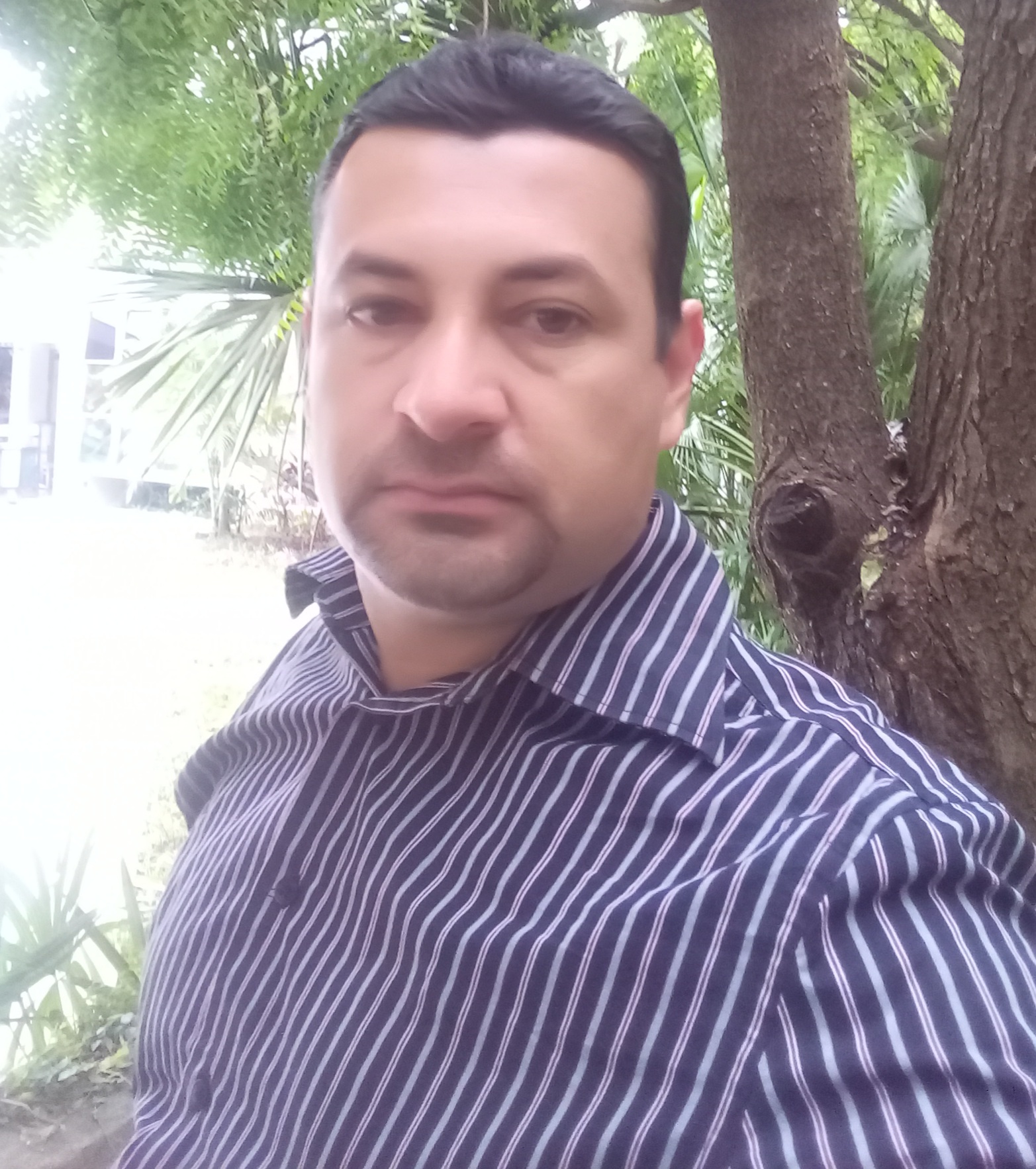 Edgard Averruz Averruz Vallejos